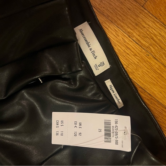 Abercrombie & Fitch Vegan Leather Pants Black - Picture 2 of 3